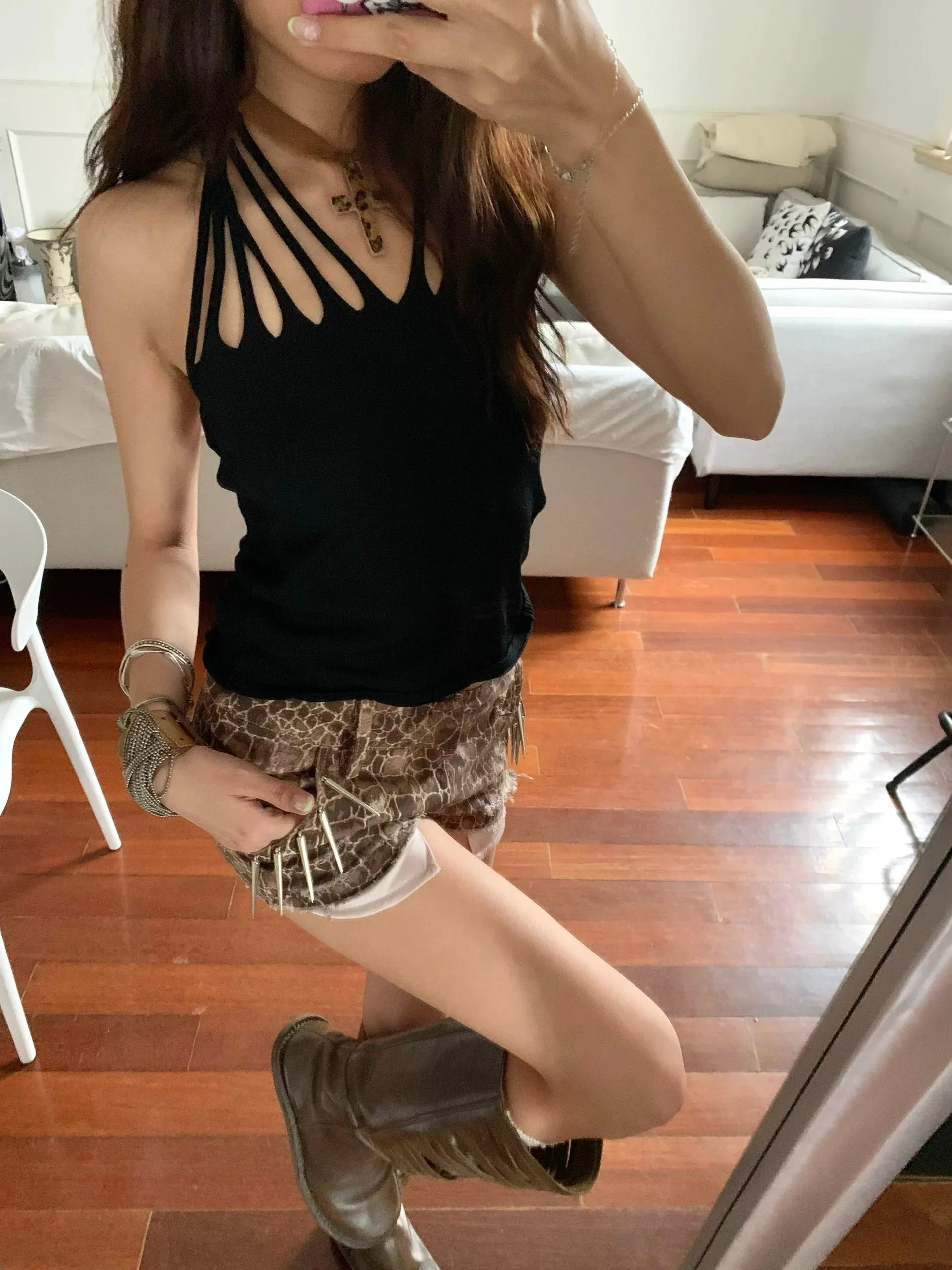 Tassel pocket super short snake print Spicy hot pants